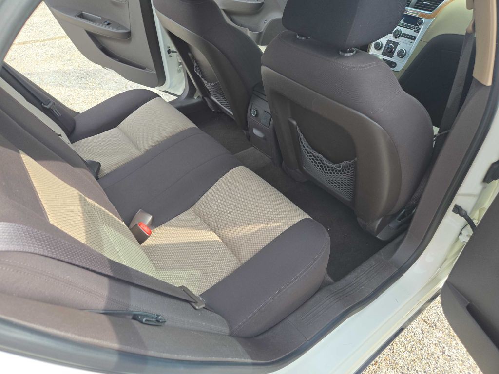 2010 Chevrolet Malibu Image 6