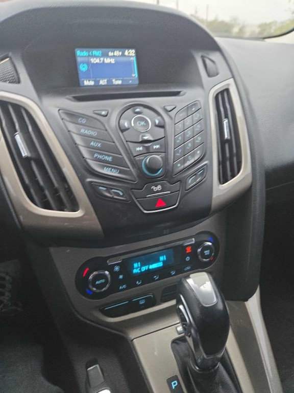 2012 Ford Focus Image 6