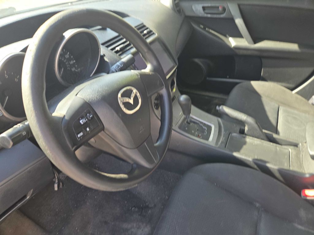 2010 Mazda Mazda3 Image 2