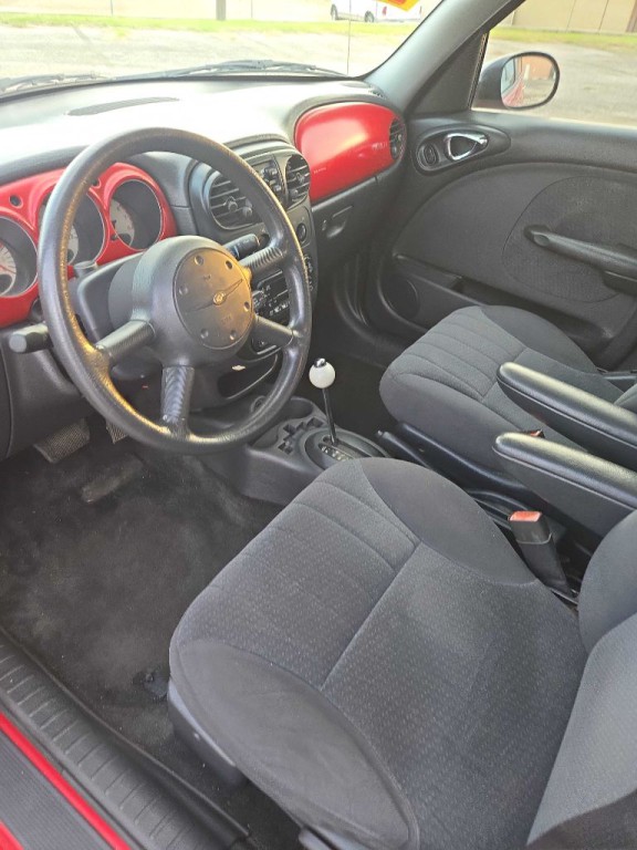 2003 Chrysler PT Cruiser Image 4