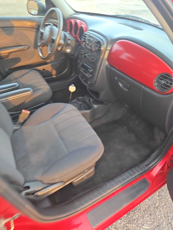 2003 Chrysler PT Cruiser Image 5
