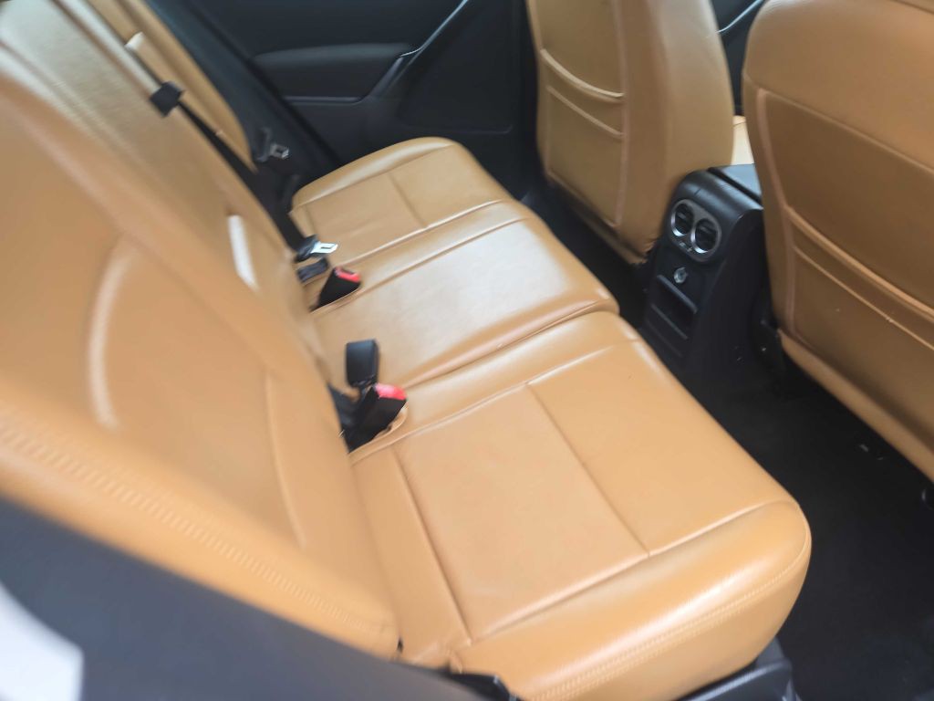 2011 Volkswagen Tiguan Image 5