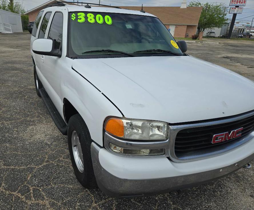 2003 GMC Yukon Image 3