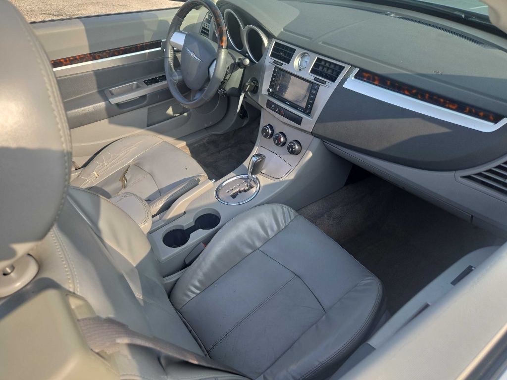 2008 Chrysler Sebring Image 4