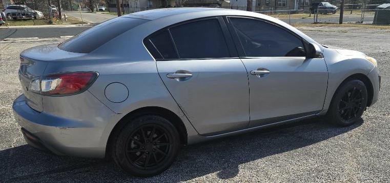 2010 Mazda Mazda3 Image 2