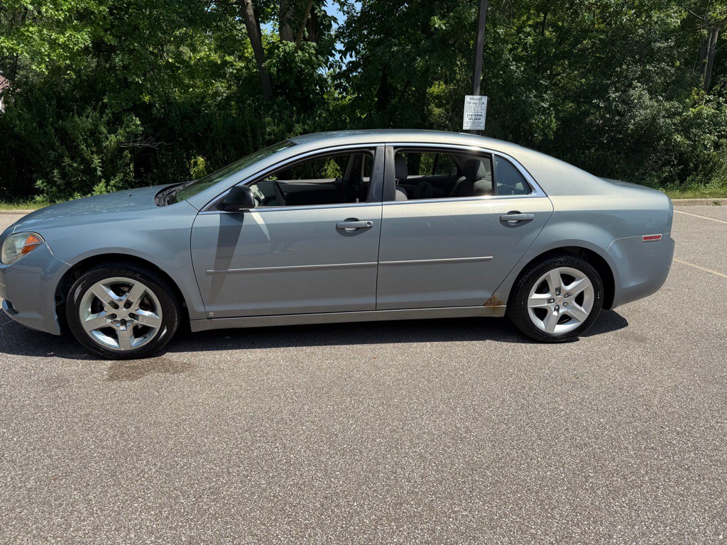 2009 Chevrolet Malibu Image 2