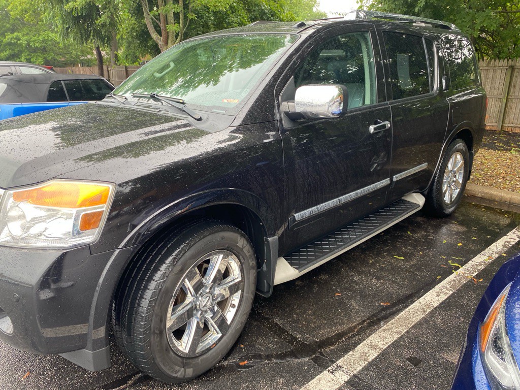 2013 Nissan Armada Image 1