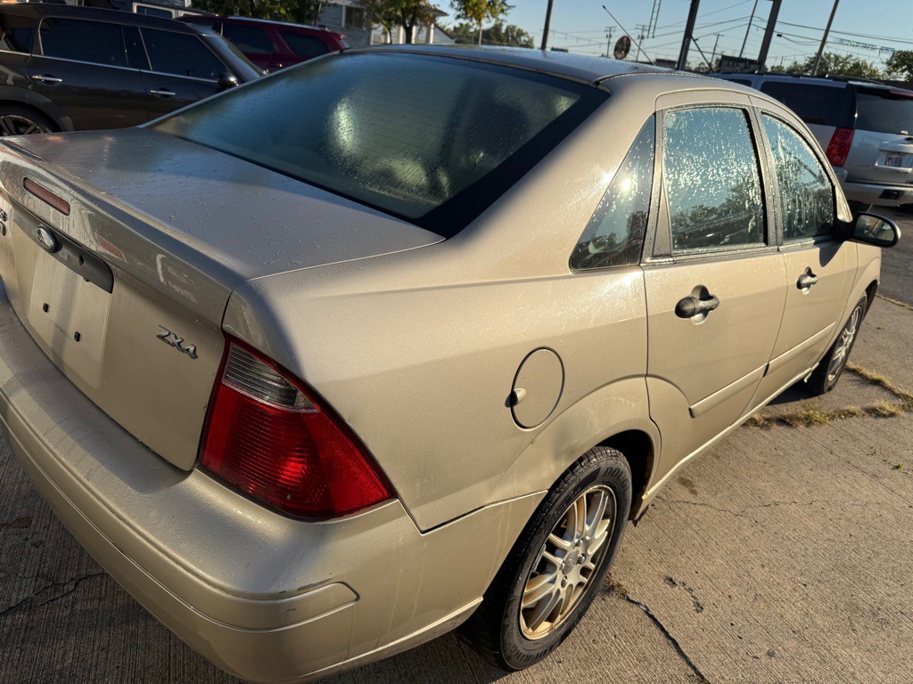 2006 Ford Focus Image 4