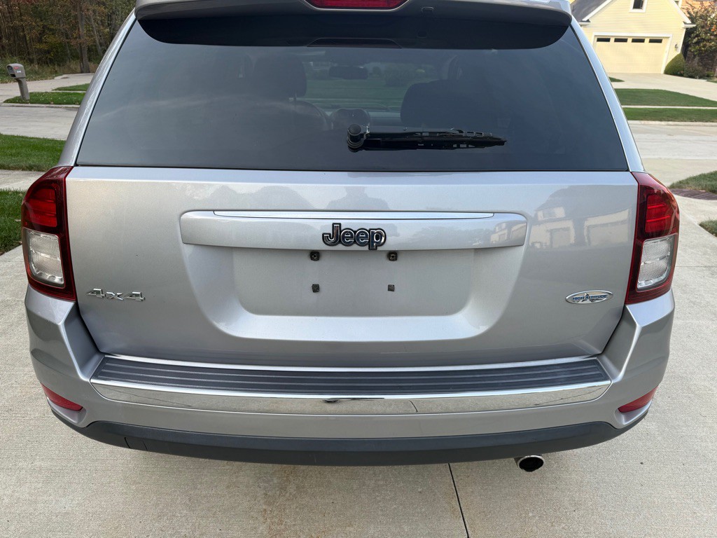 2017 Jeep Compass Image 3