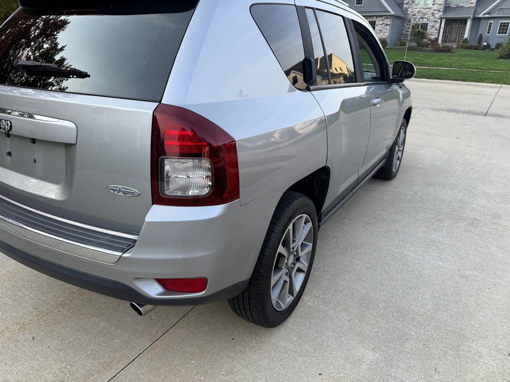 2017 Jeep Compass Image 4