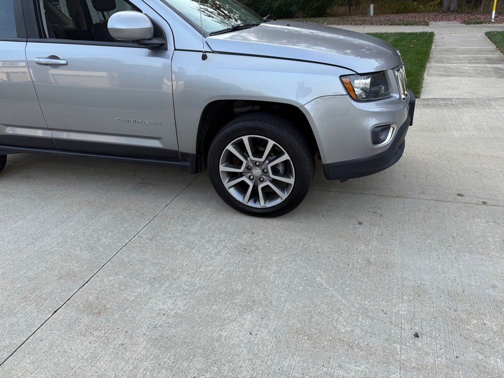 2017 Jeep Compass Image 6