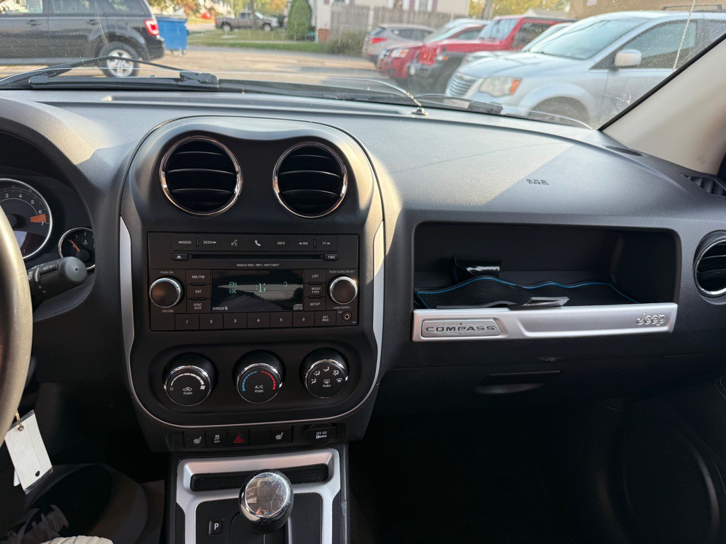 2017 Jeep Compass Image 12