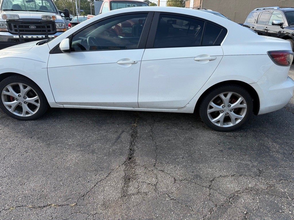 2013 Mazda Mazda3 Image 2