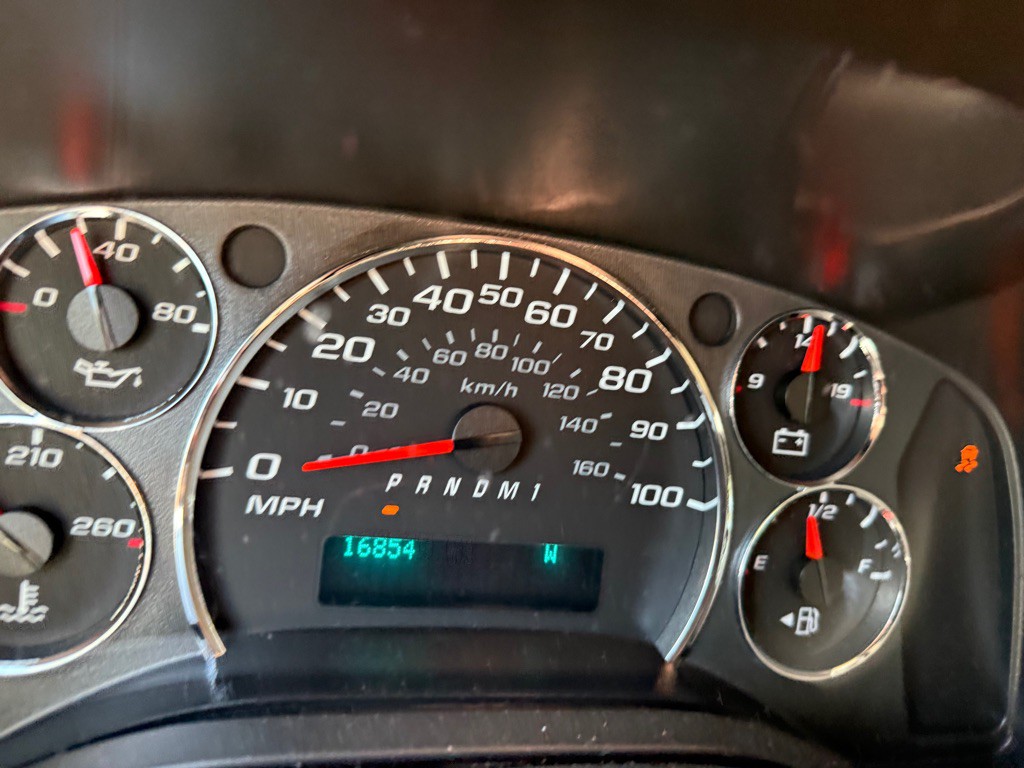2011 Chevrolet Express Image 11
