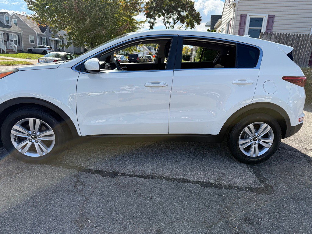 2017 Kia Sportage Image 2