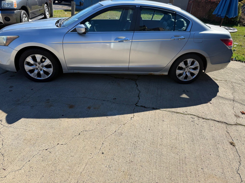 2008 Honda Accord Image 2
