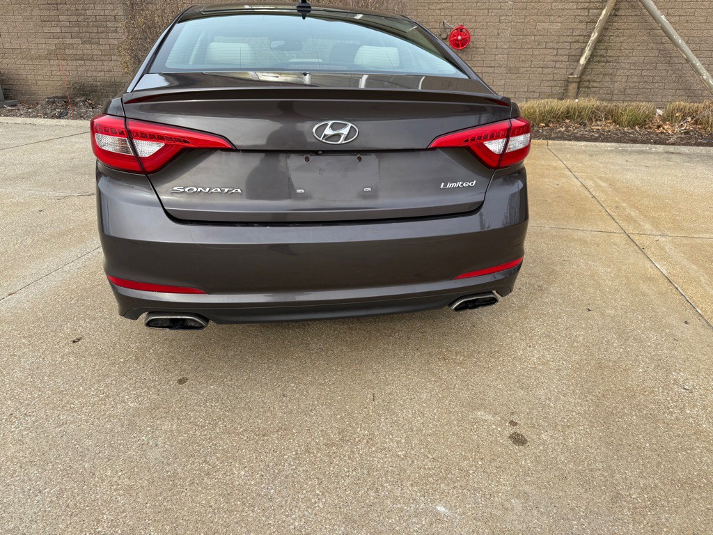 2015 Hyundai Sonata Image 17