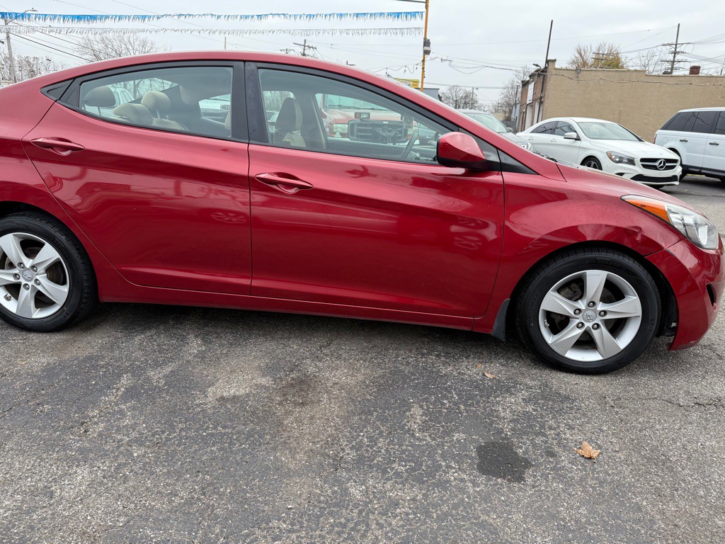 2012 Hyundai Elantra Image 5