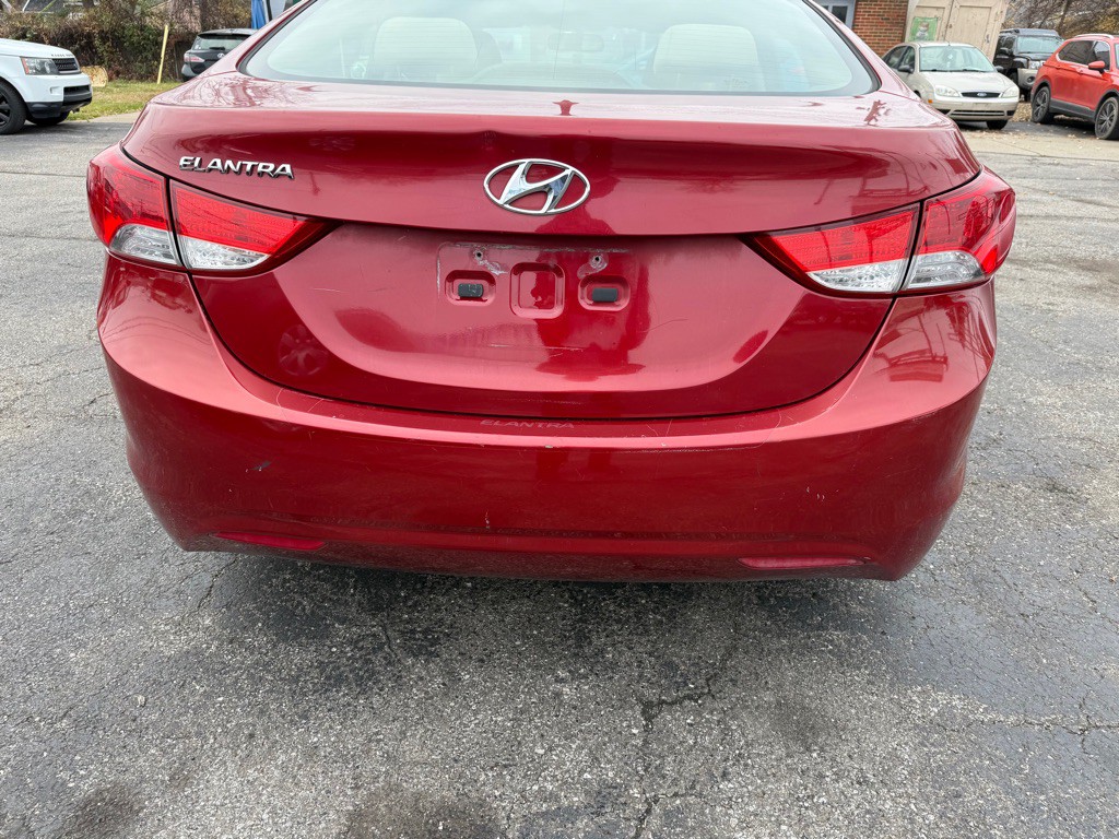 2012 Hyundai Elantra Image 7
