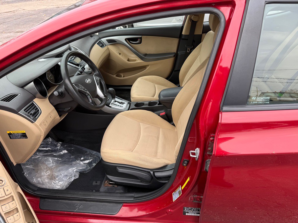 2012 Hyundai Elantra Image 9