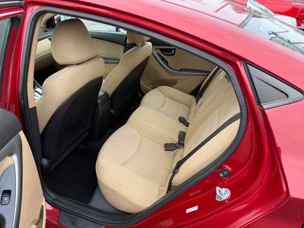 2012 Hyundai Elantra Image 10