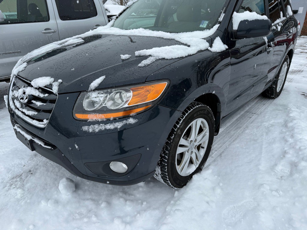 2011 Hyundai Santa Fe Image 1