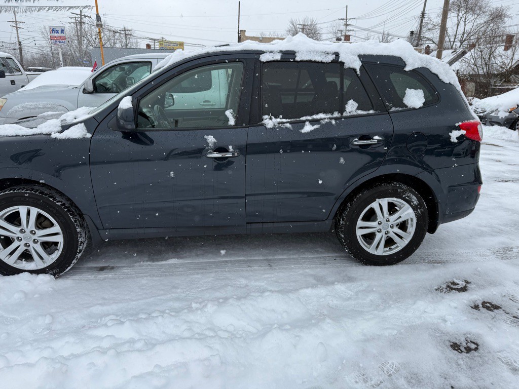 2011 Hyundai Santa Fe Image 2