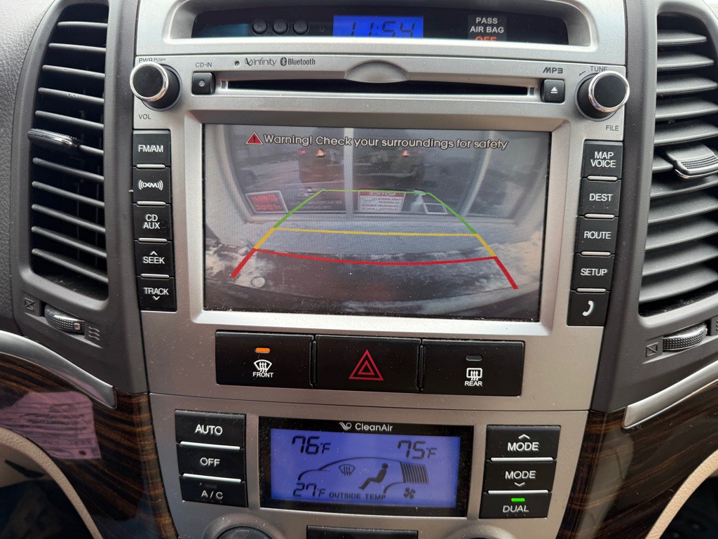 2011 Hyundai Santa Fe Image 10