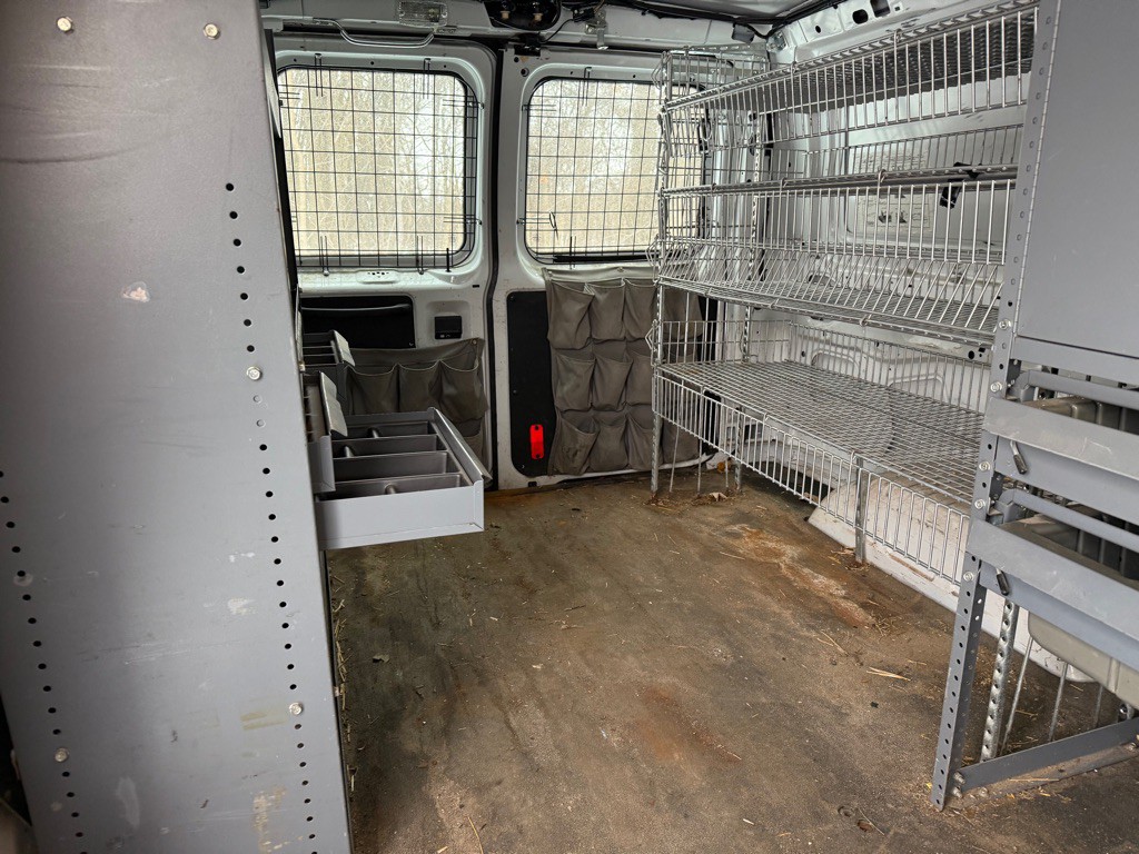 2010 Ford E-series Image 12