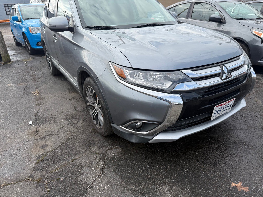 2016 Mitsubishi Outlander Image 4