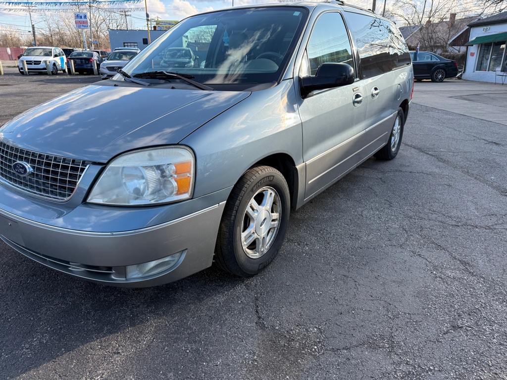 2004 Ford Freestar Image 1