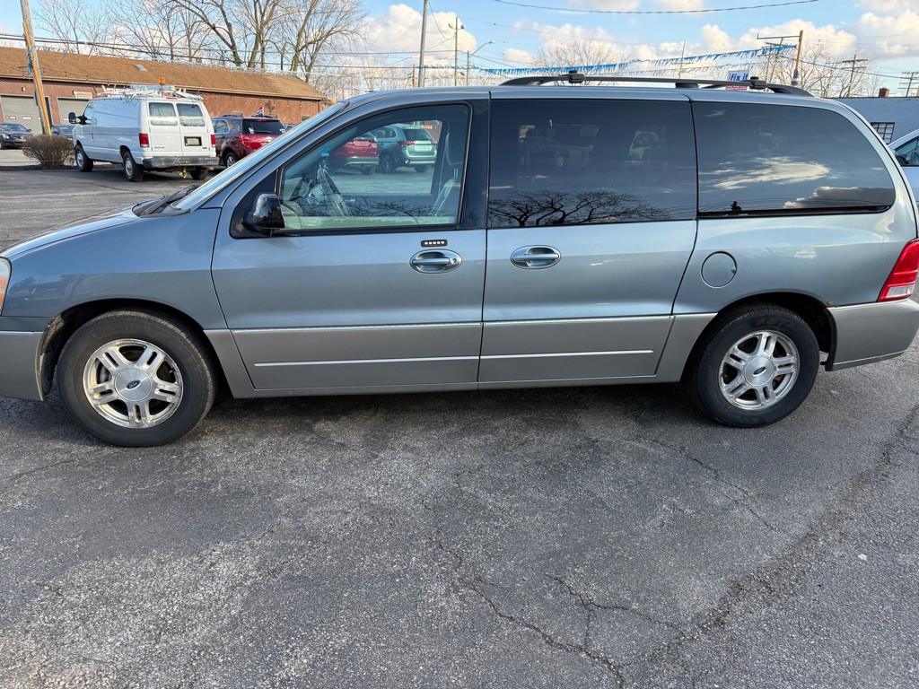 2004 Ford Freestar Image 2