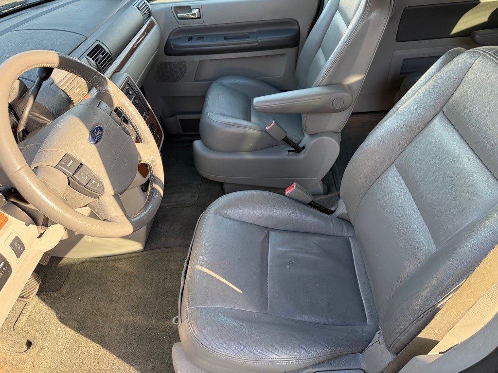2004 Ford Freestar Image 9