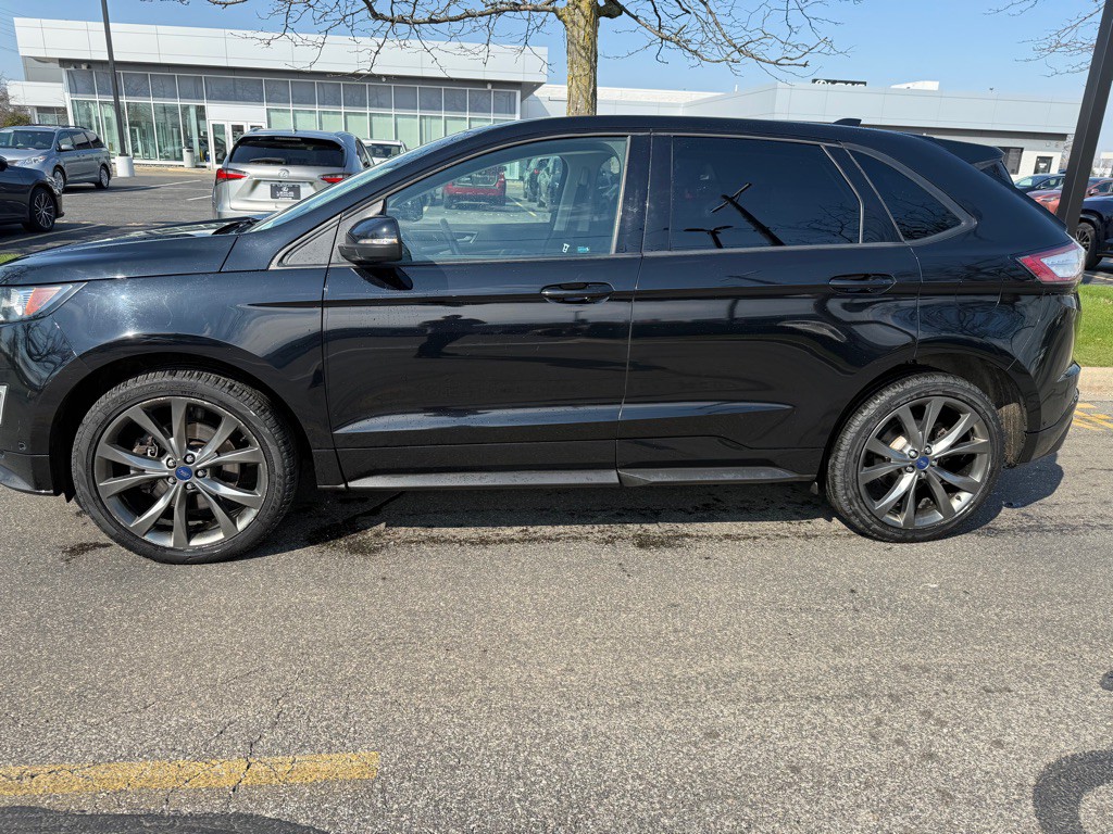 2016 Ford Edge Image 2