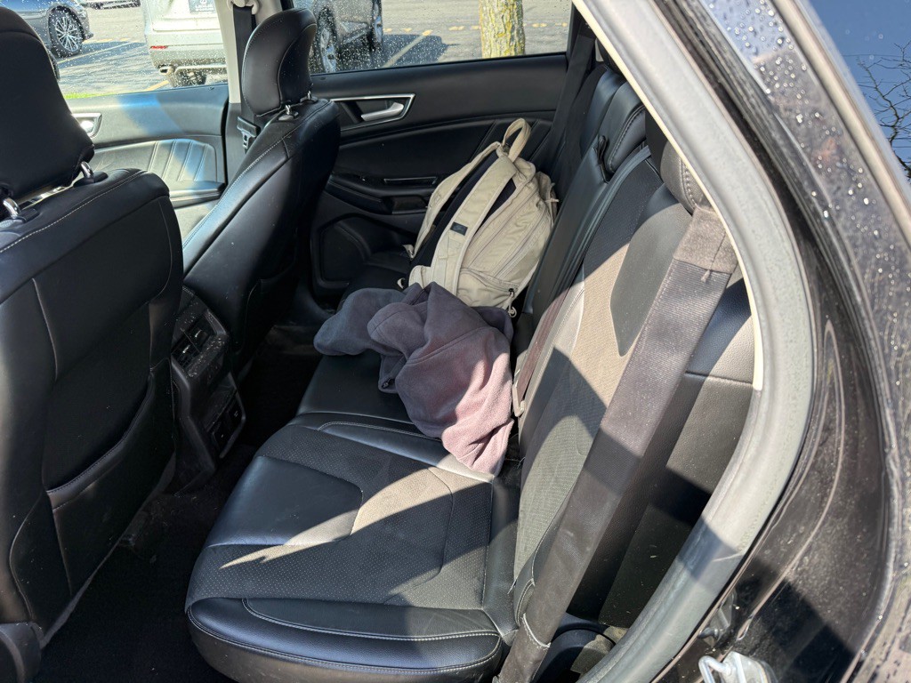 2016 Ford Edge Image 13