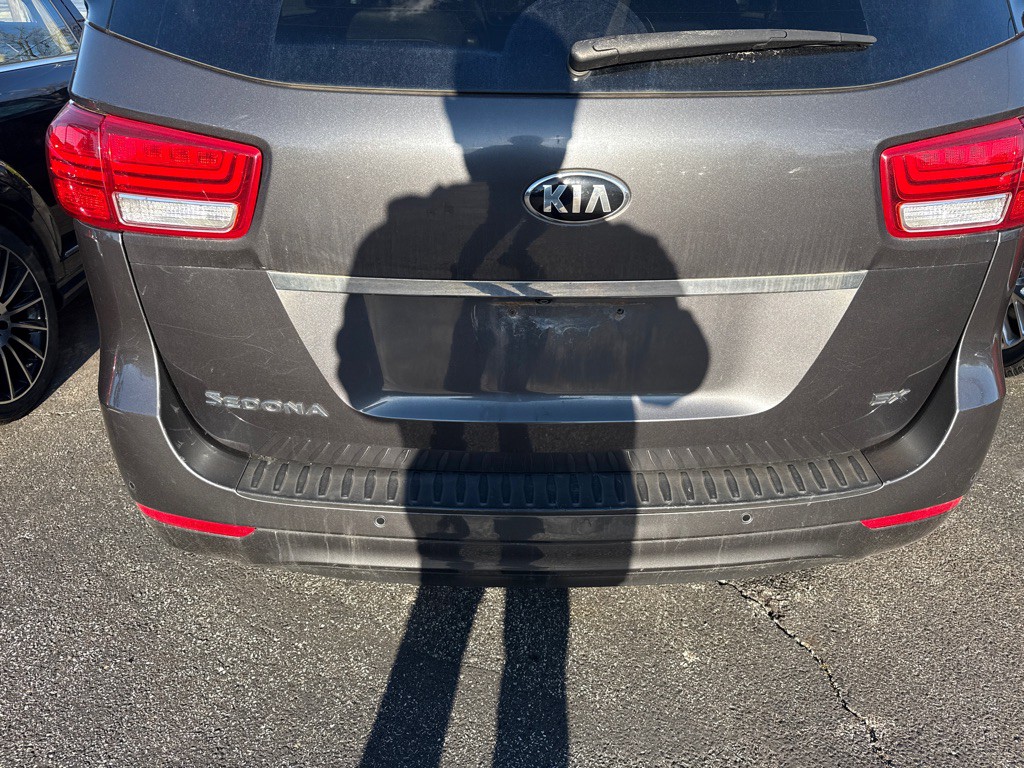 2016 Kia Sedona Image 4