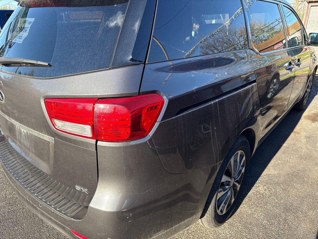 2016 Kia Sedona Image 5
