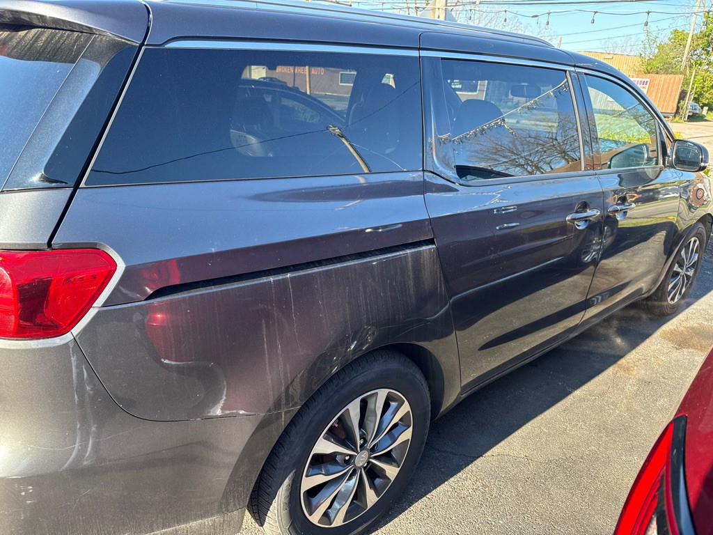 2016 Kia Sedona Image 6
