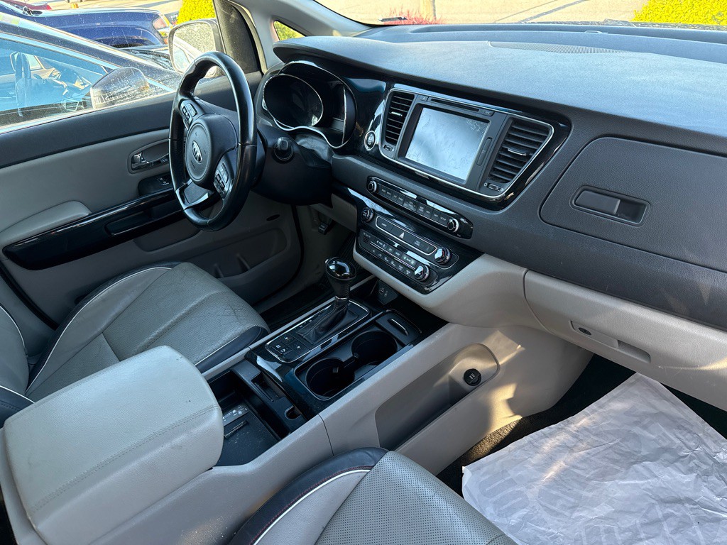 2016 Kia Sedona Image 8
