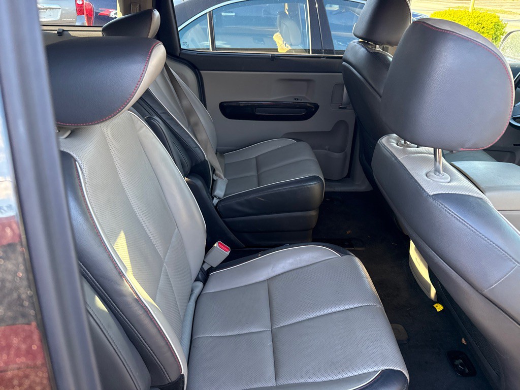 2016 Kia Sedona Image 9