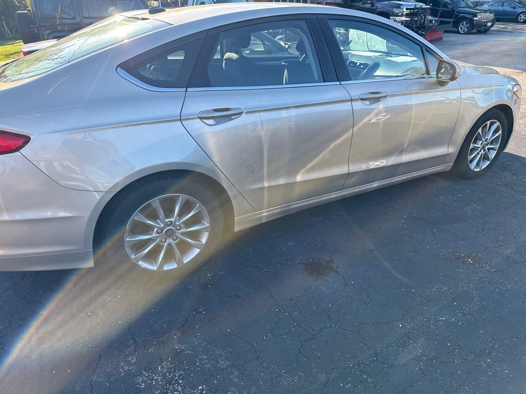 2017 Ford Fusion Image 6