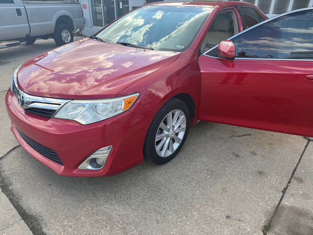 2012 Toyota Camry Image 1