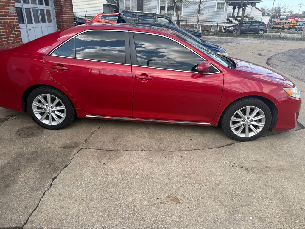 2012 Toyota Camry Image 3