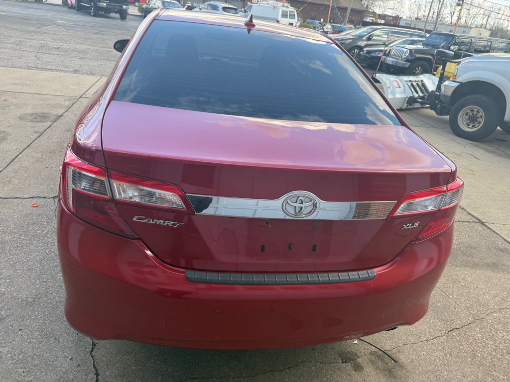 2012 Toyota Camry Image 6