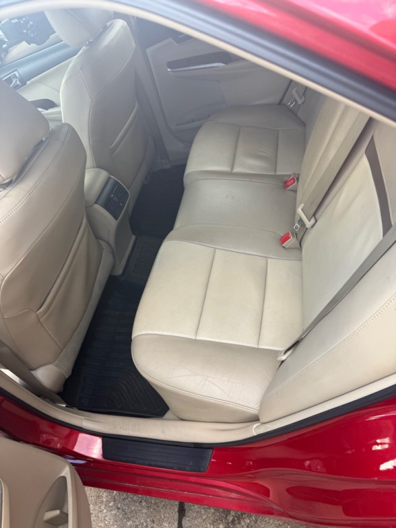 2012 Toyota Camry Image 11