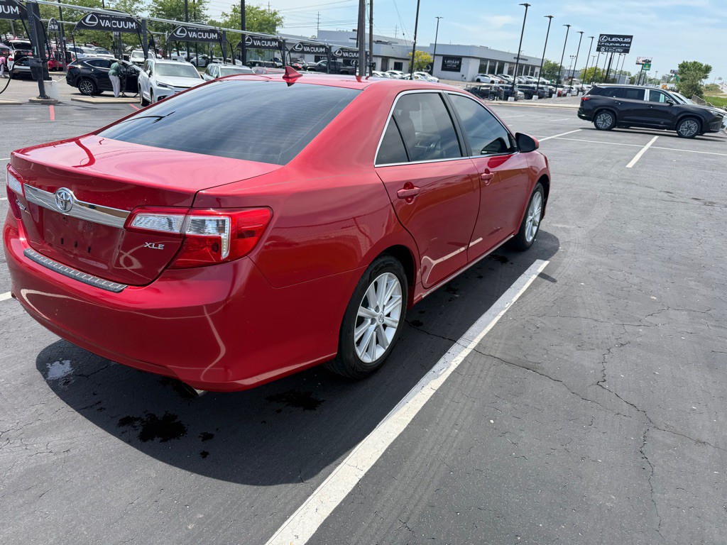 2012 Toyota Camry Image 7