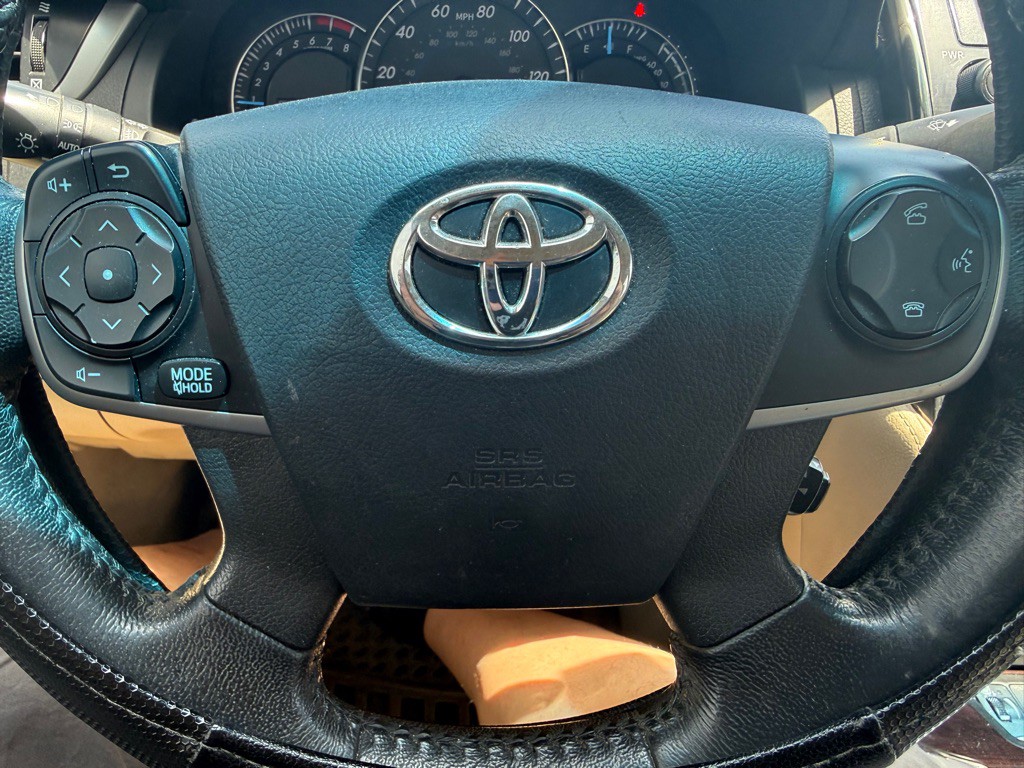 2012 Toyota Camry Image 15