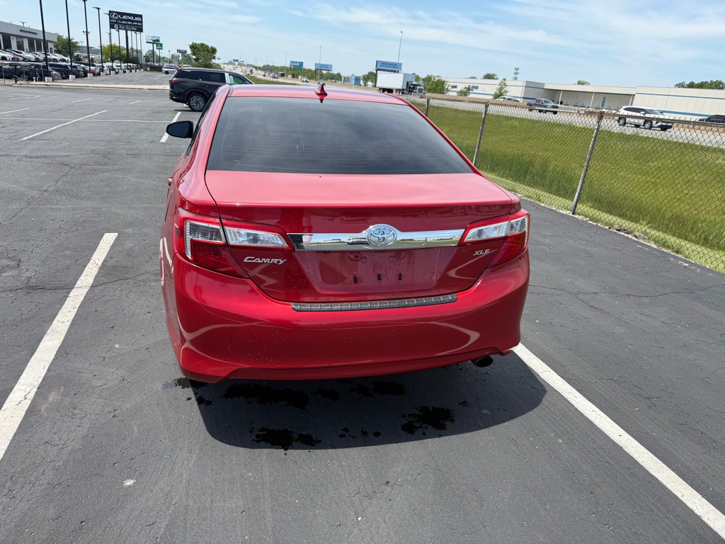 2012 Toyota Camry Image 22