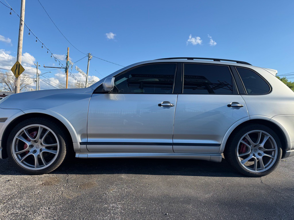 2009 Porsche Cayenne Image 2