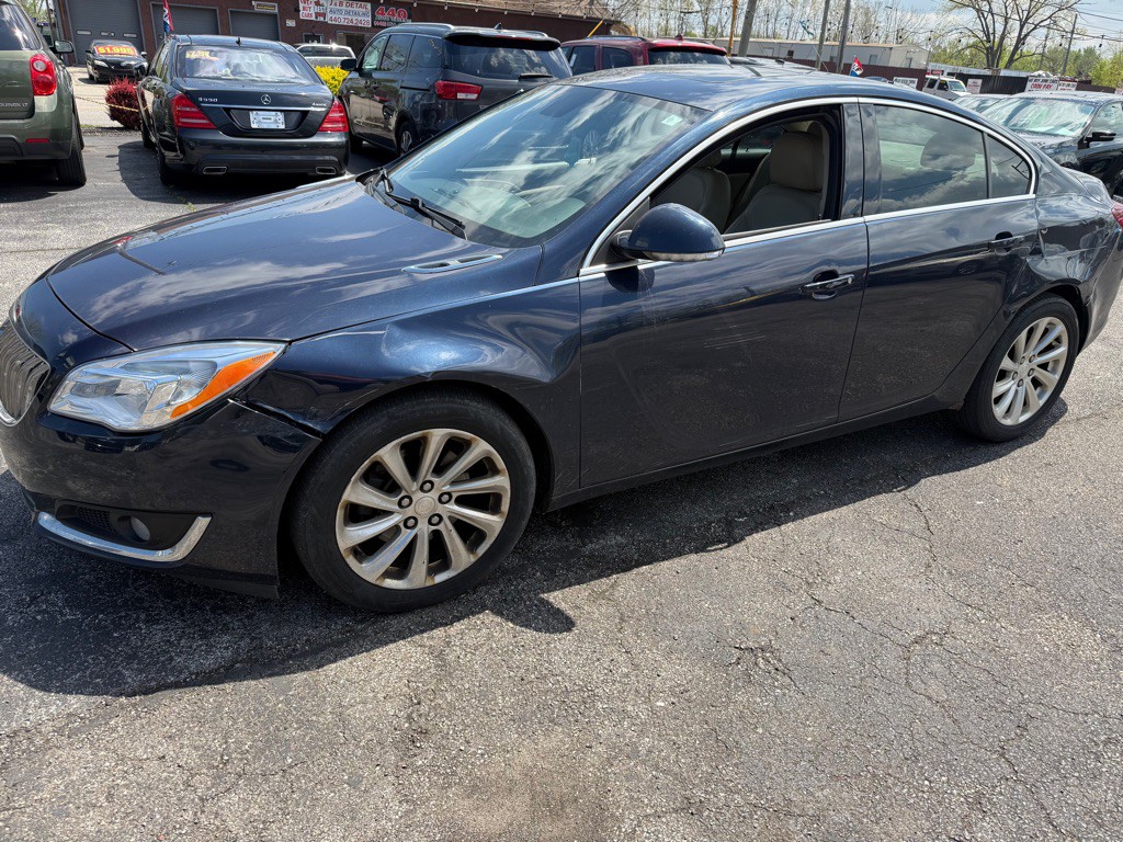 2016 Buick Regal Image 2